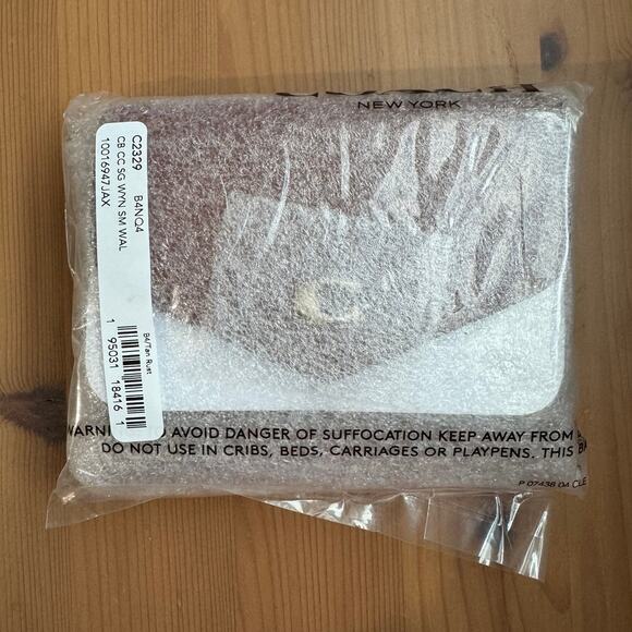 NWT ❤️ Coach Wyn Small Wallet In Colorblock Signature Canvas - Picture 4 of 10